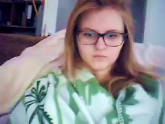 Nerdy Amateur Teen Fingers Her Pussy In Webcam Solo Clip